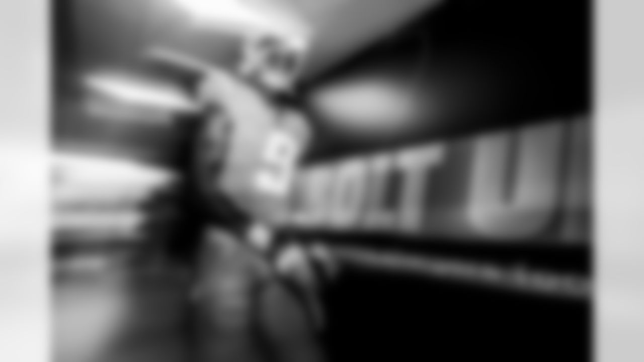 Take a look back at the Chargers Week 10 matchup with the Steelers in monochrome.