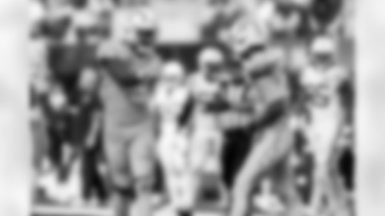 Check out the best shots from the Chargers Week 7 matchup against the Colts!