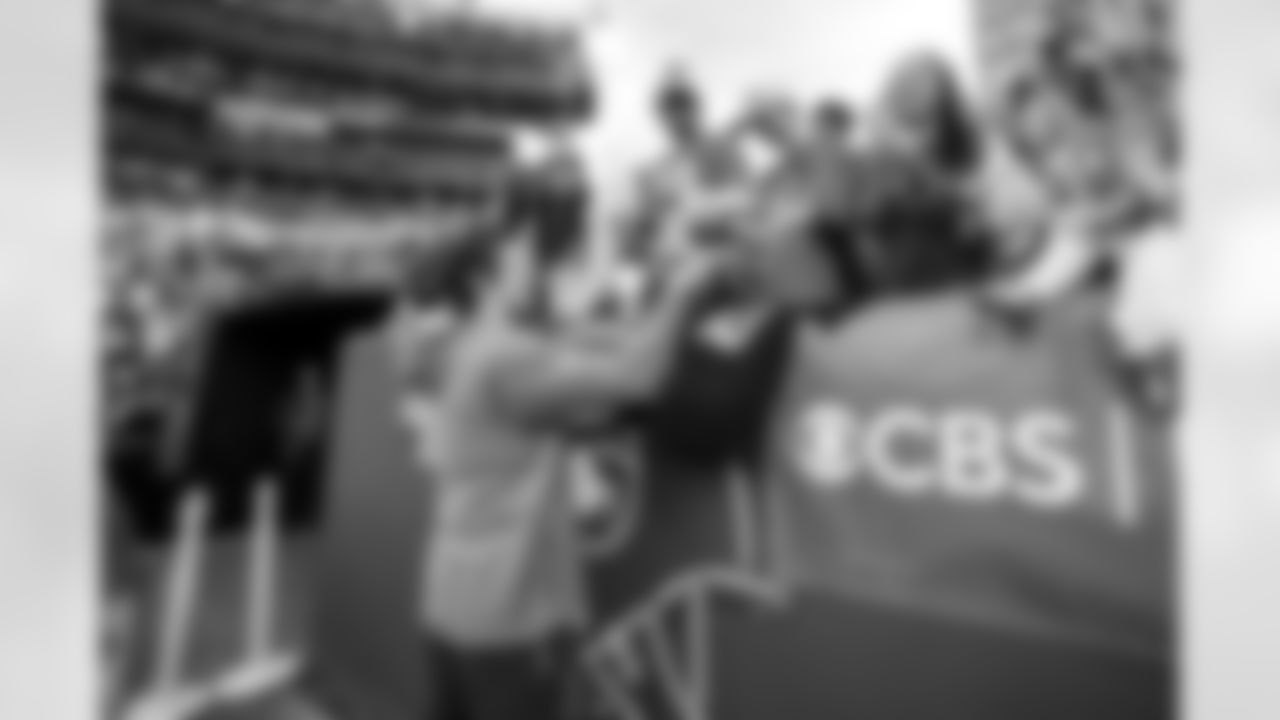 QB Justin Herbert (10)