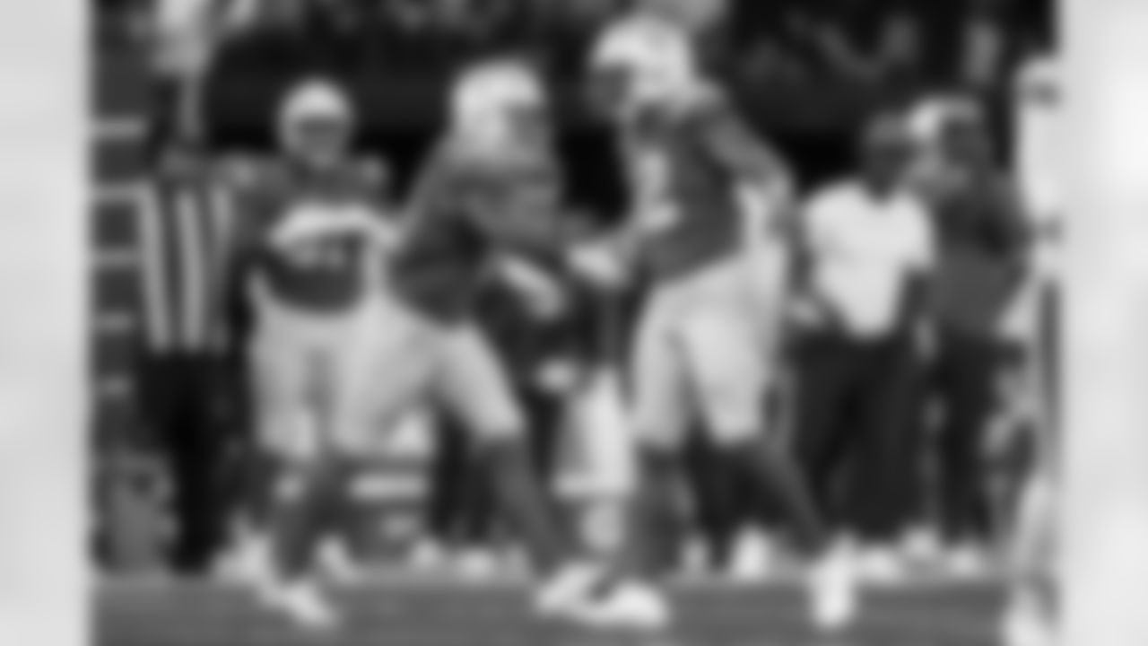 Take a look at the best photos of Chargers 2026 free agent Khalil Mack