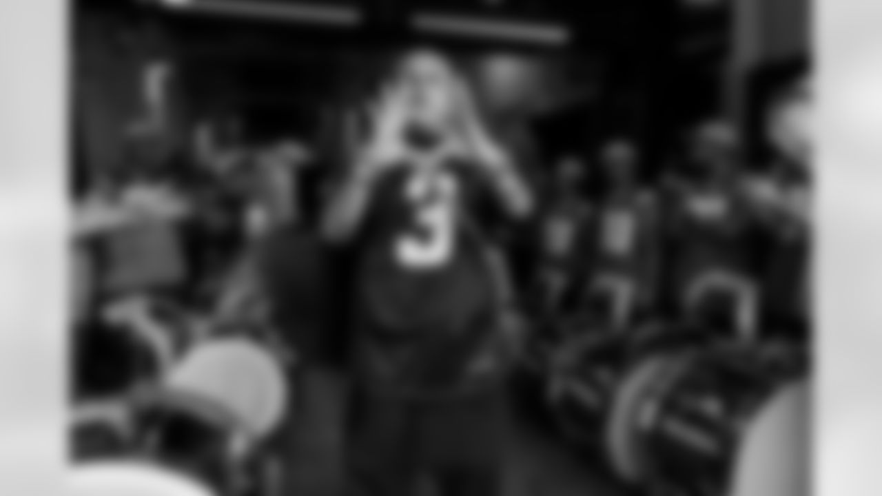 Check out the best shots from the Chargers Week 17 matchup against the Texans!