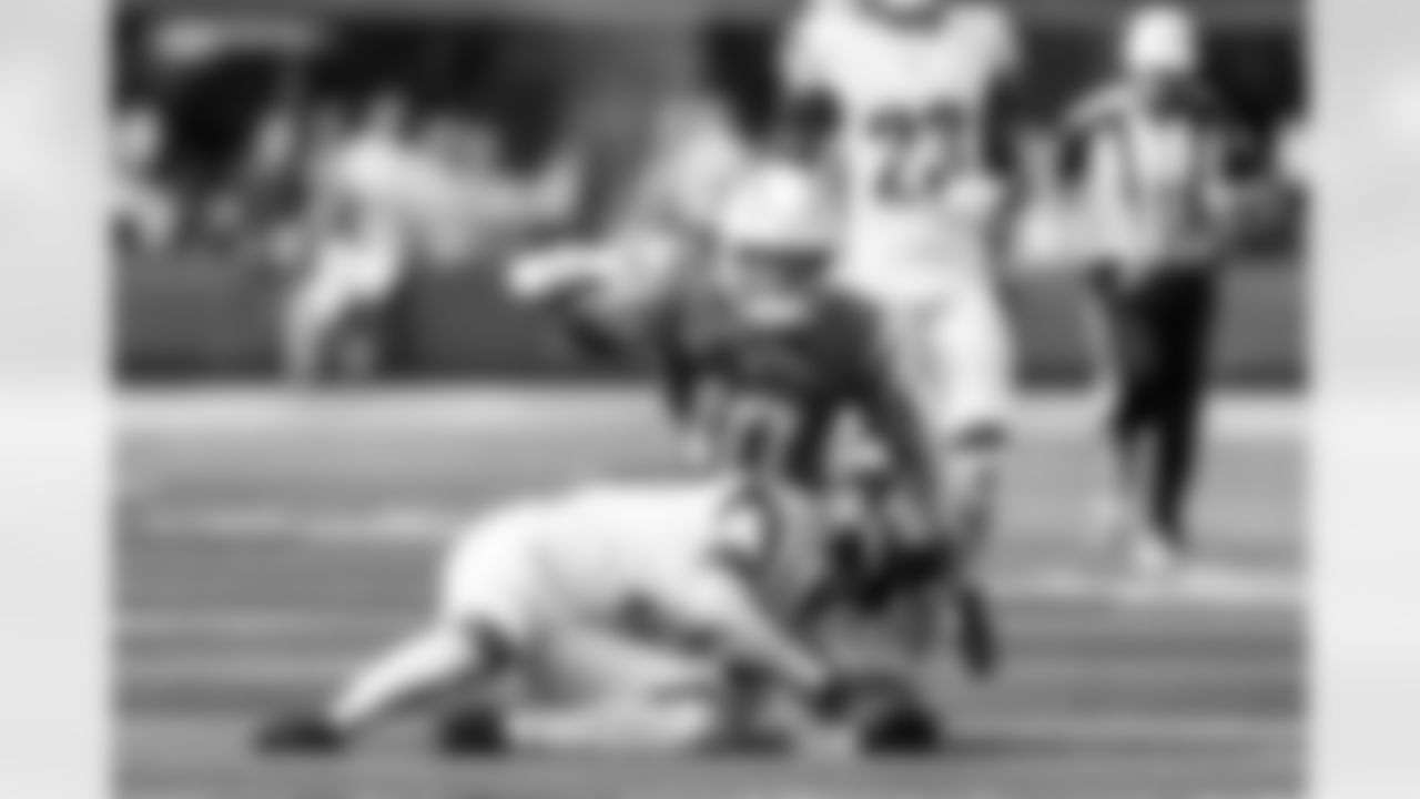 QB Justin Herbert (10)