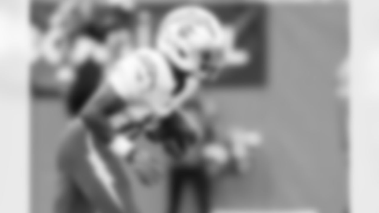 Check out the best shots from the Chargers Week 9 matchup against the Titans!