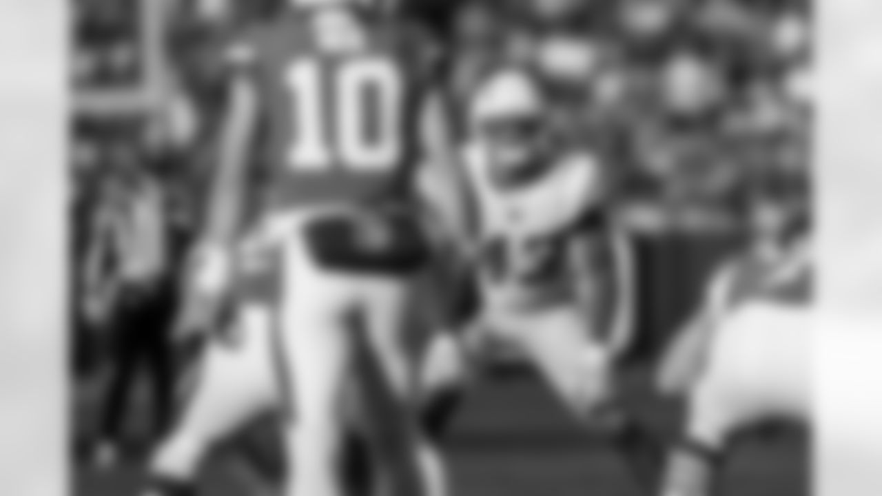 Check out the best shots from the Chargers Week 18 matchup against the Broncos!