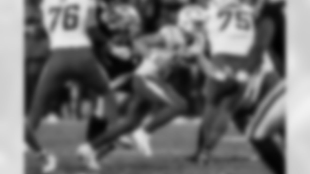 Take a look back at the best photos of Justin Herbert's 2025 campaign.