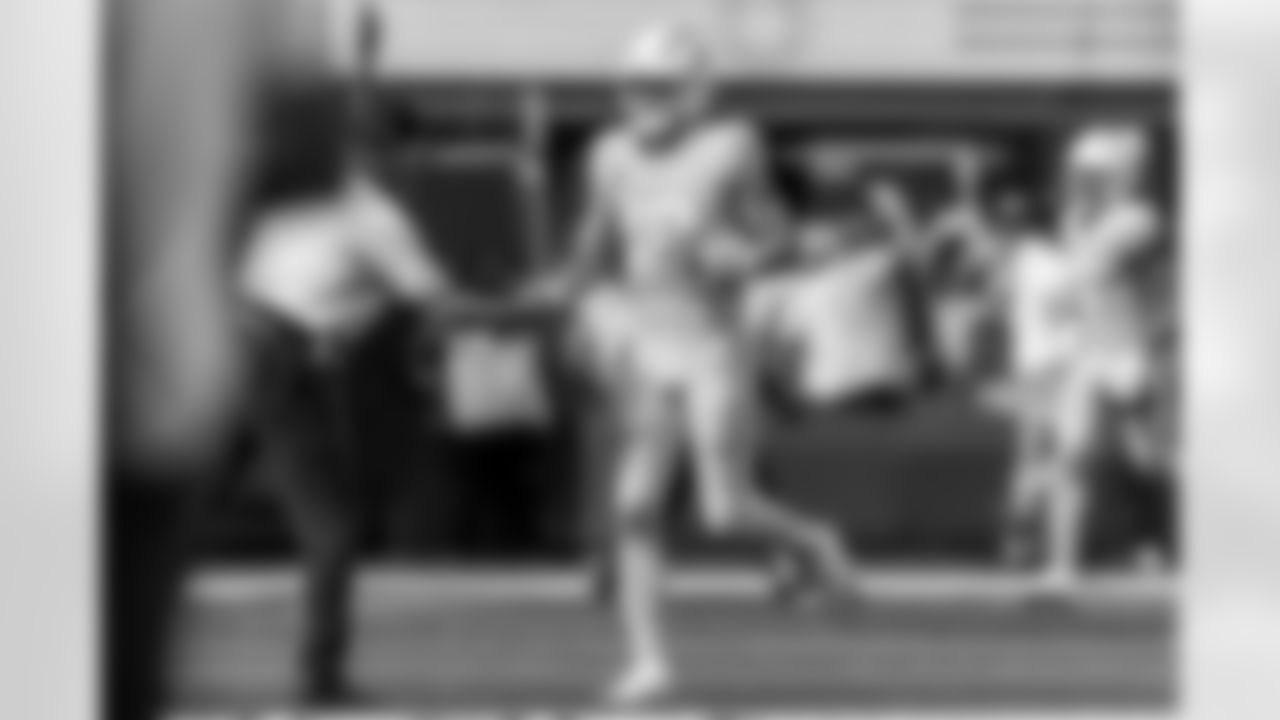 Take a look back at the best photos of Justin Herbert's 2025 campaign.