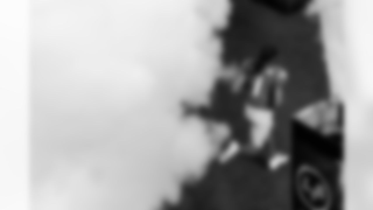 Check out the best shots from the Chargers Week 10 matchup against the Steelers!