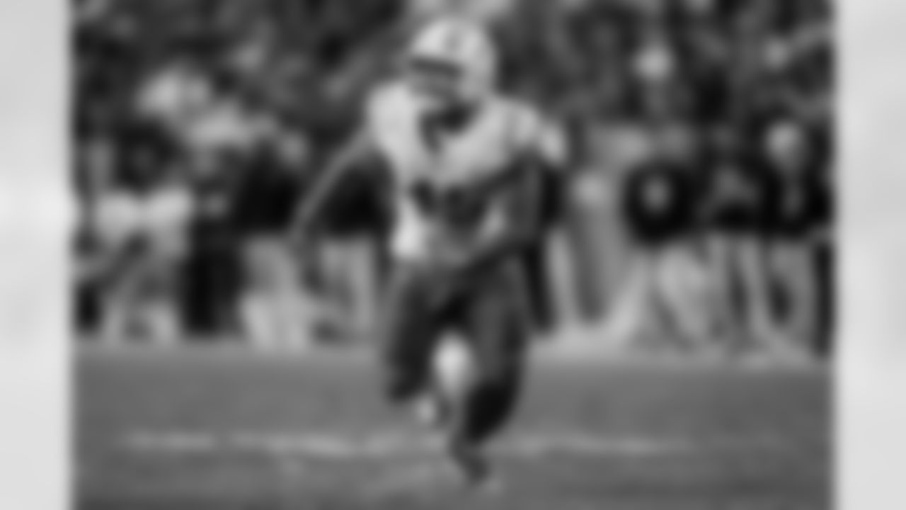 Chargers OLB Tuli Tuipulotu (#45) in action during their Pro Bowl season.