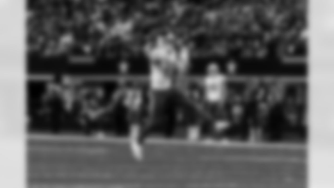 Take a look back at the best photos of Justin Herbert's 2025 campaign.