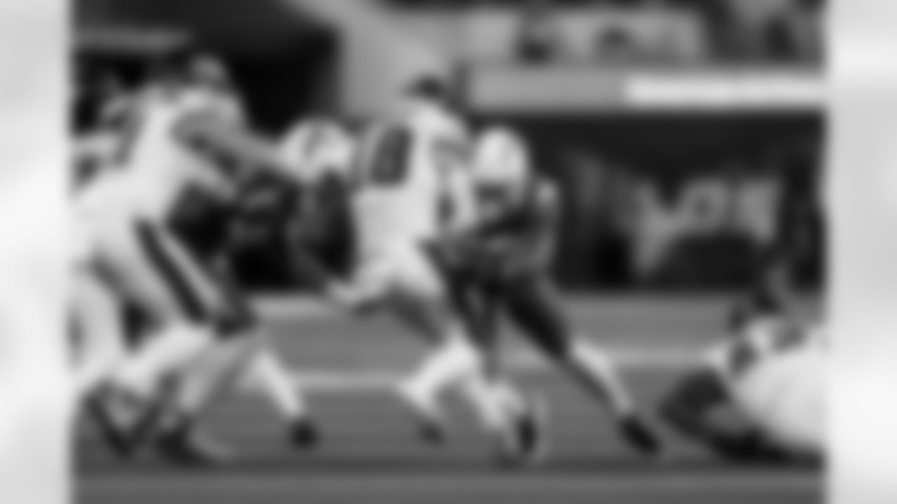 OLB Bud Dupree (48) and LB Del'Shawn Phillips (53)