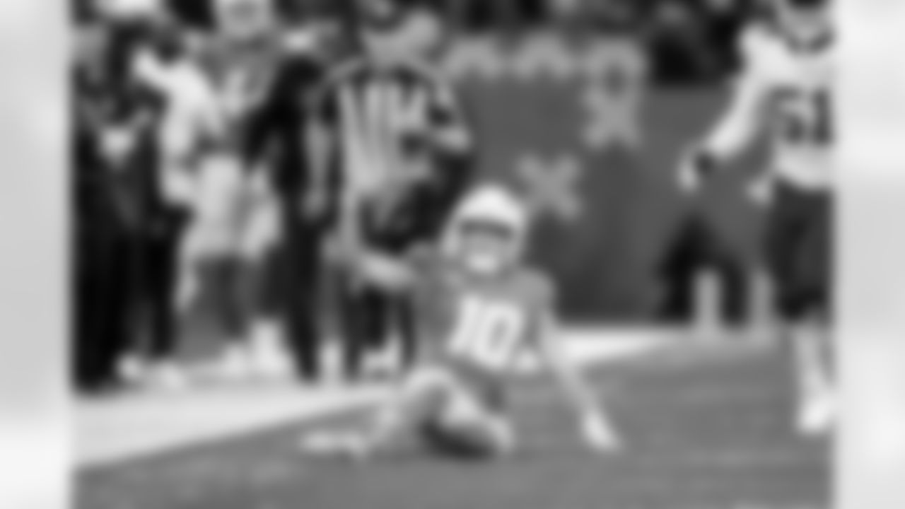 QB Justin Herbert (10)