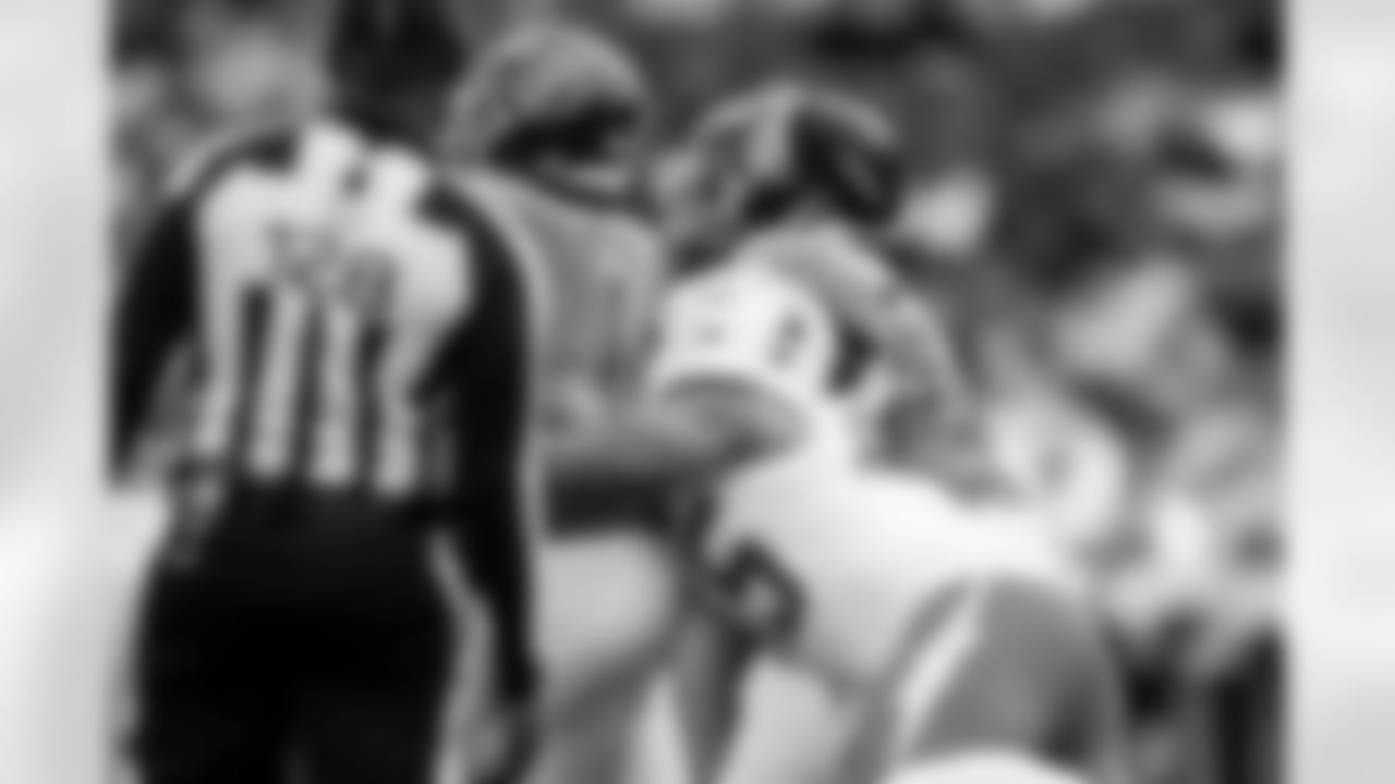 Check out the best shots from the Chargers Week 9 matchup against the Titans!