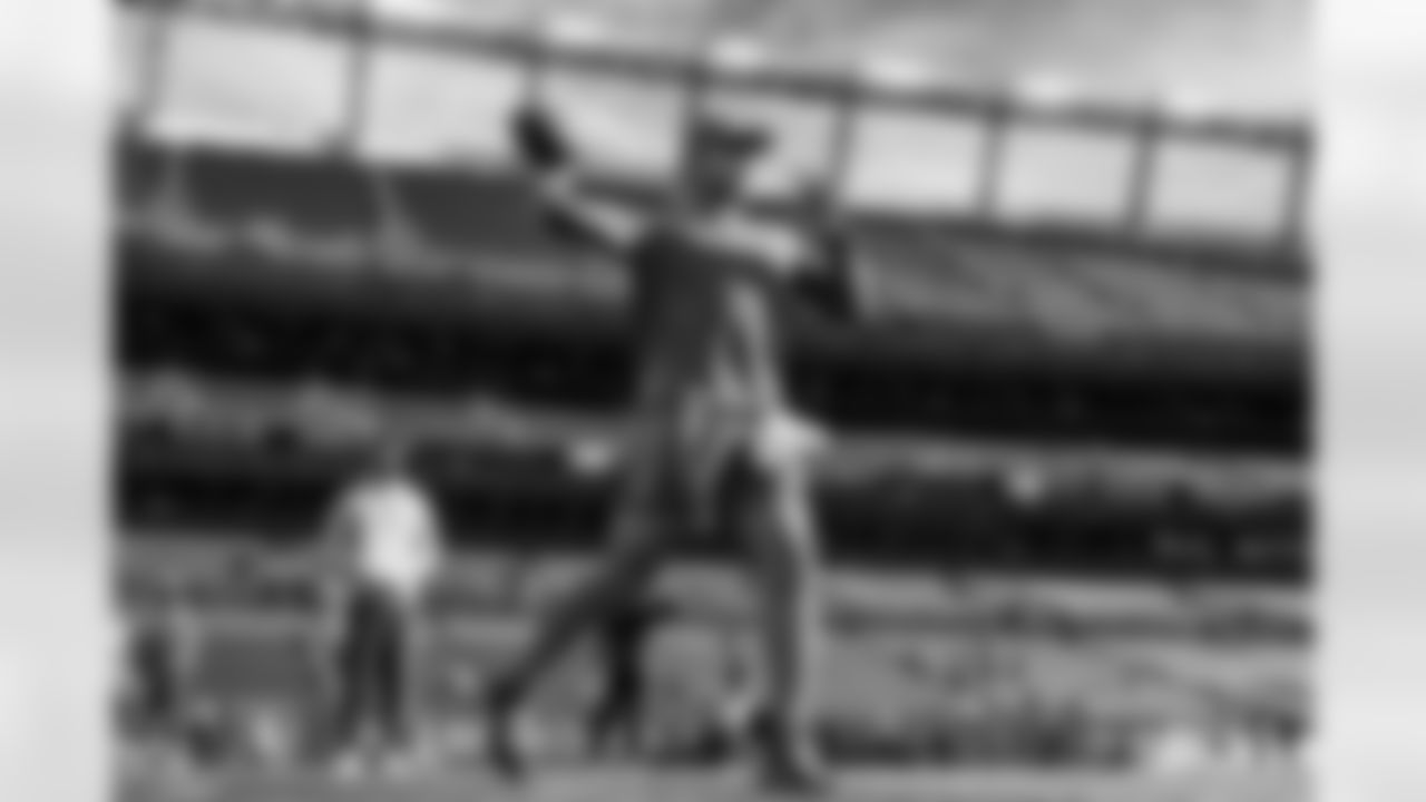 Check out the best shots from the Chargers Week 18 matchup against the Broncos!