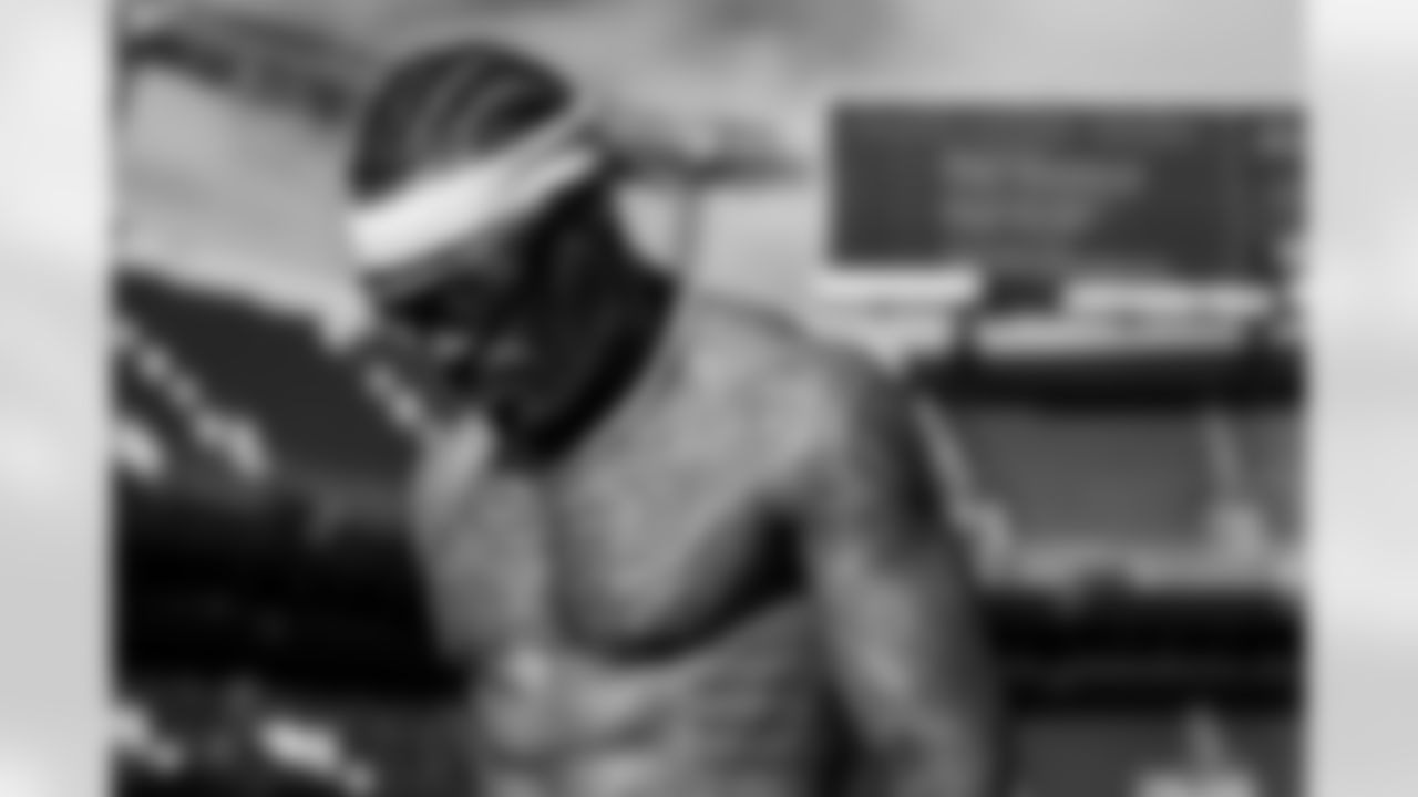 Check out the best shots from the Chargers Week 18 matchup against the Broncos!