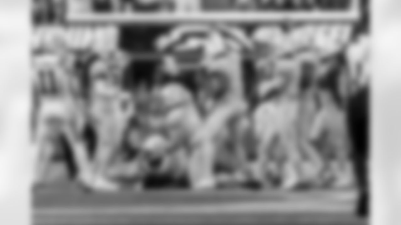 Check out the best shots from the Chargers Week 7 matchup against the Colts!