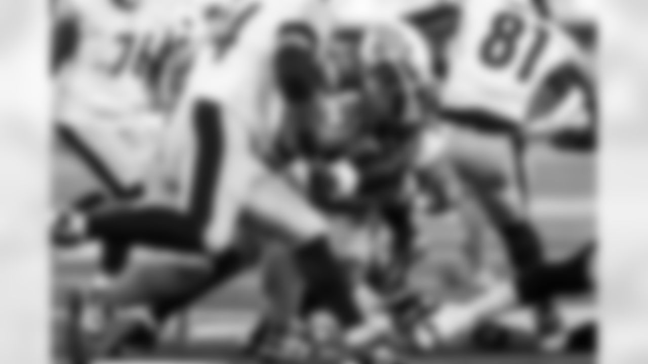 DL Justin Eboigbe (92)