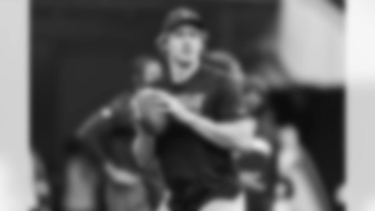 QB Justin Herbert (10)