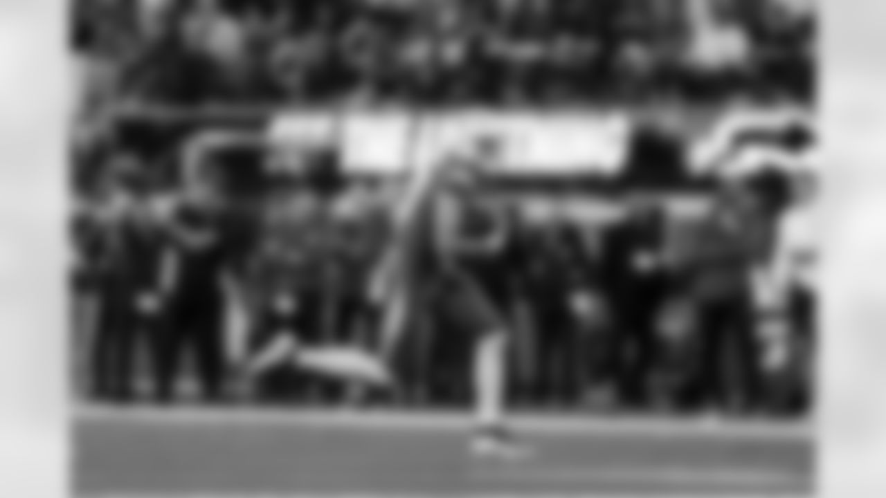 QB Justin Herbert (10)