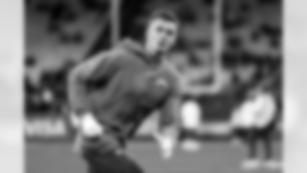 WR Ladd McConkey (15)