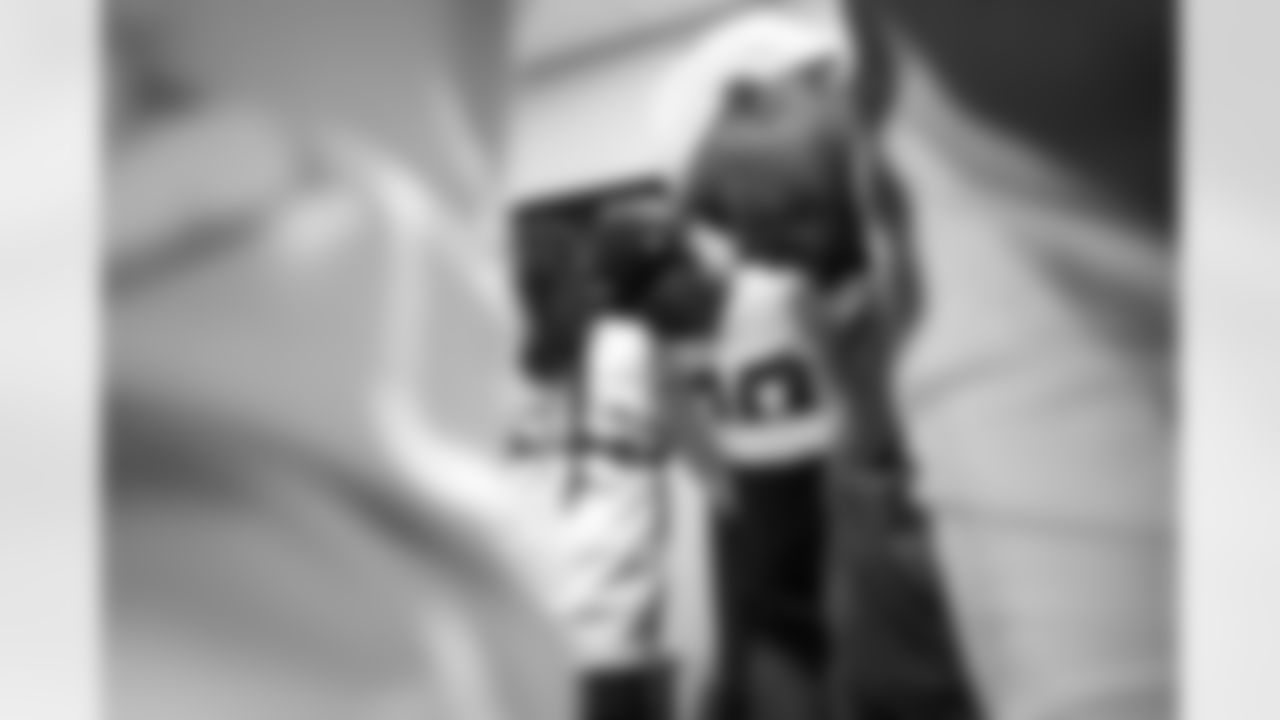 S Derwin James Jr. (3) and CB Cam Hart (20)