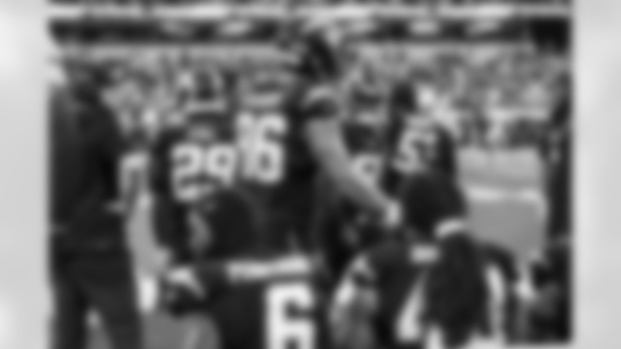 TE Oronde Gadsden (86)