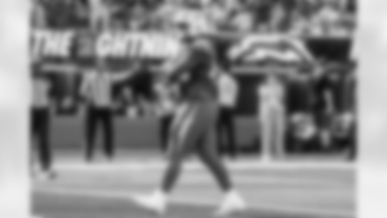 Check out the best shots from the Chargers Week 5 matchup against the Commanders!