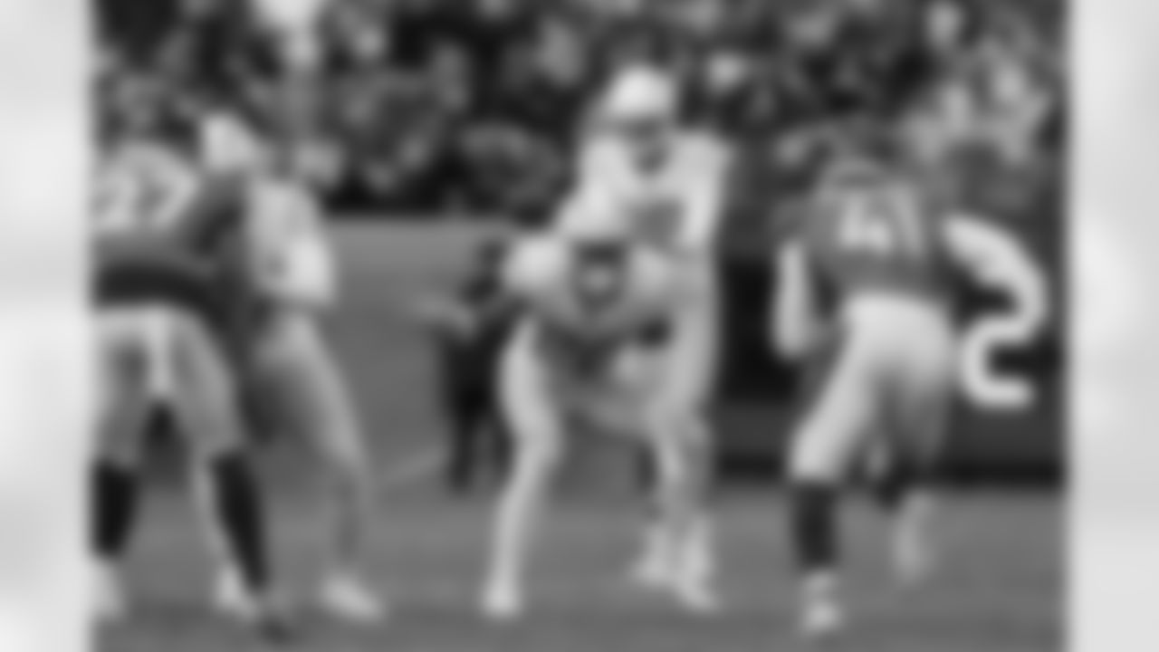 The Los Angeles Chargers play the Denver Broncos on Sunday, December 31, 2023 at Empower Field at Mile High in Denver, CO.
[FINAL SCORE: DEN 16 - LAC 9]