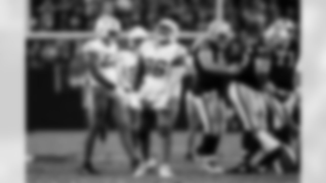 DL Naquan Jones (96)