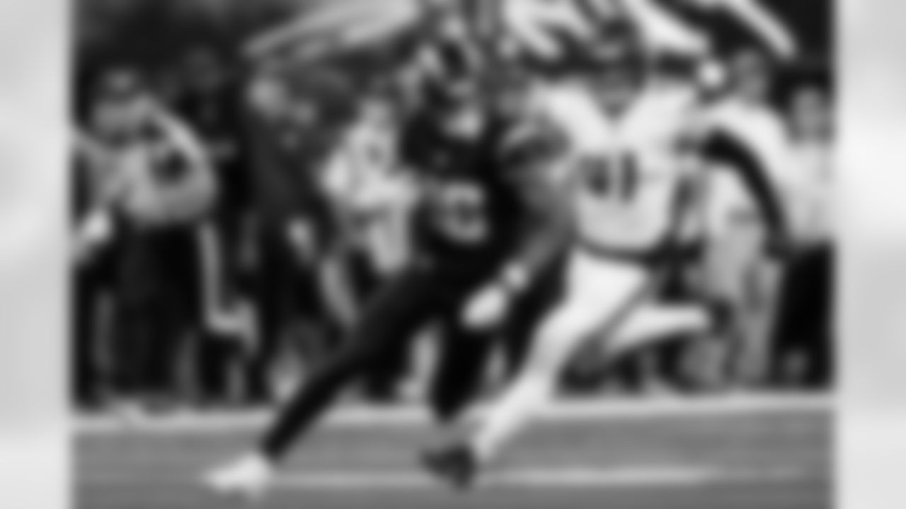 Check out the best shots from the Chargers Week 8 matchup against the Vikings!