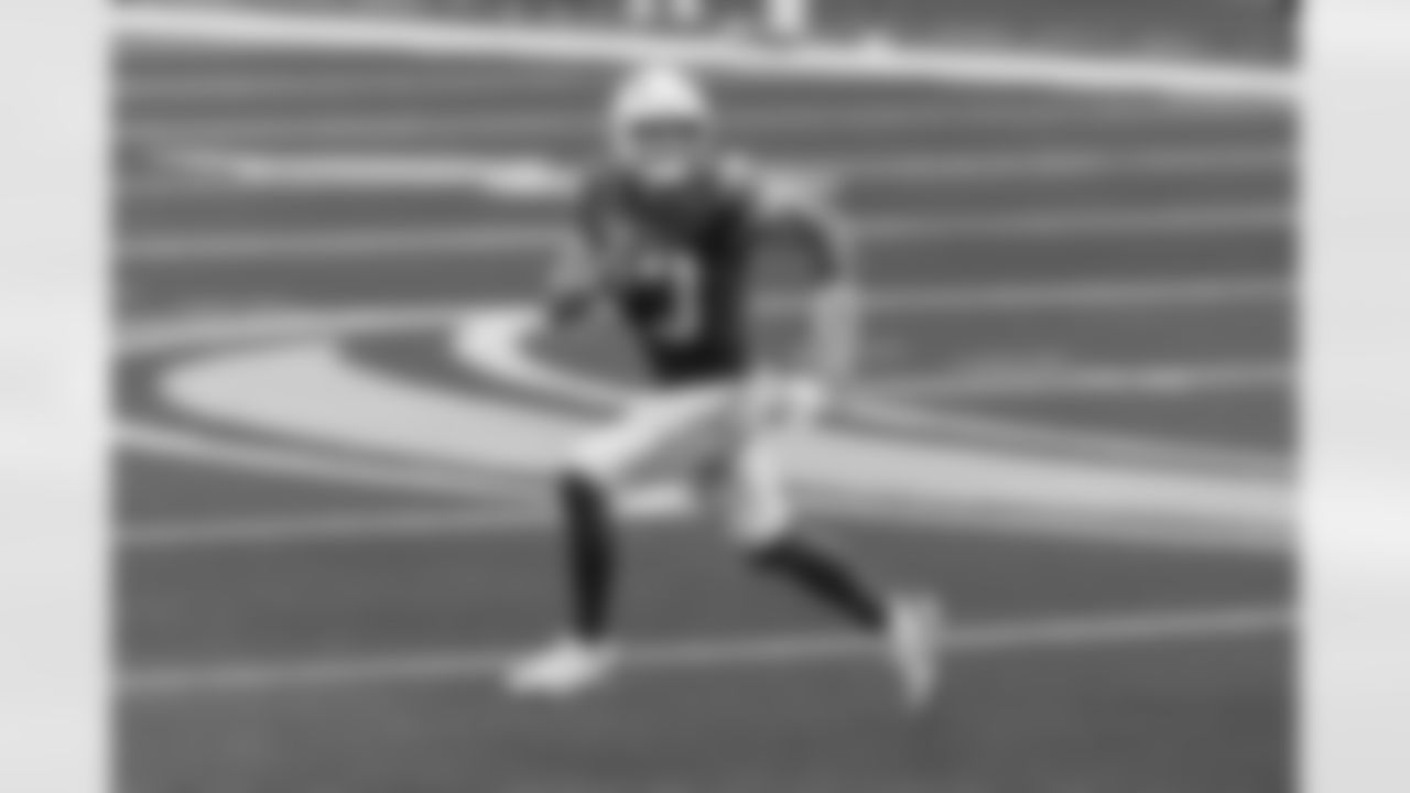 Chargers QB Justin Herbert (#10) in action during their Pro Bowl season.