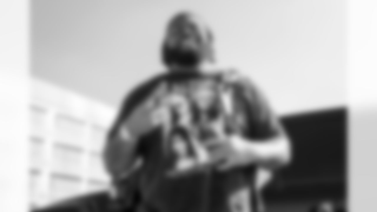 OL Jamaree Salyer (68)