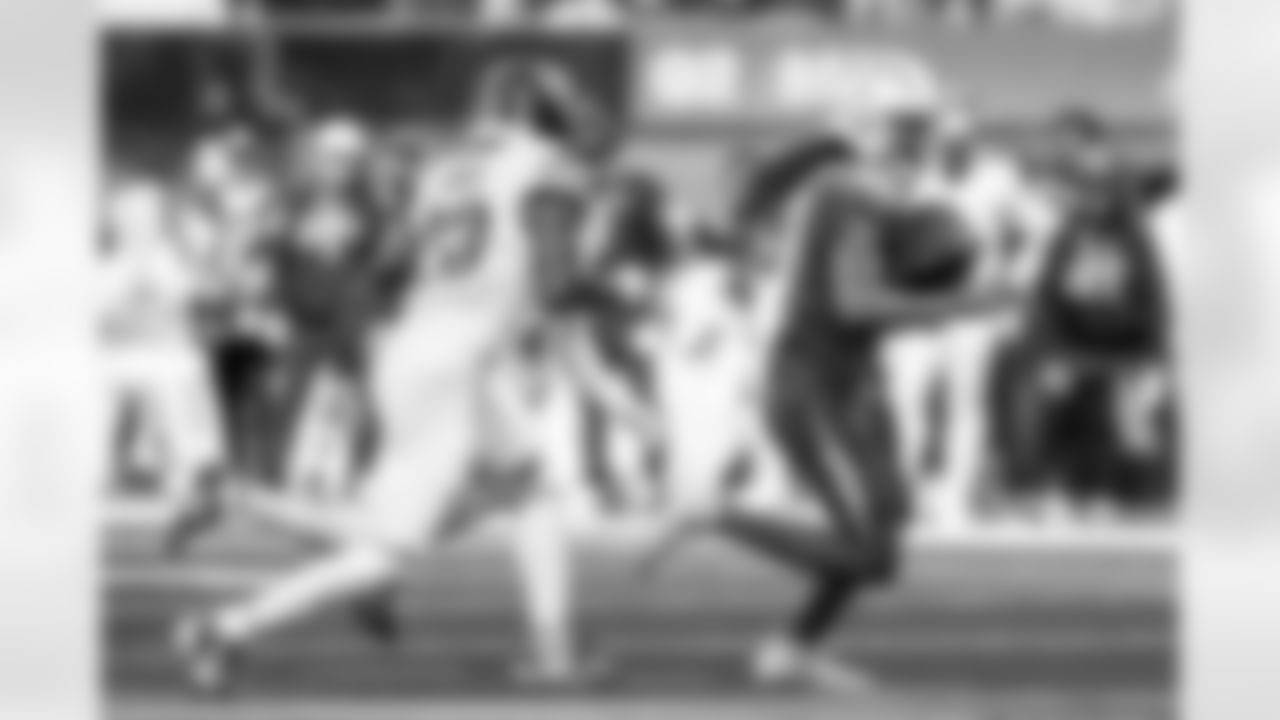 Check out the best shots from the Chargers Week 5 matchup against the Commanders!