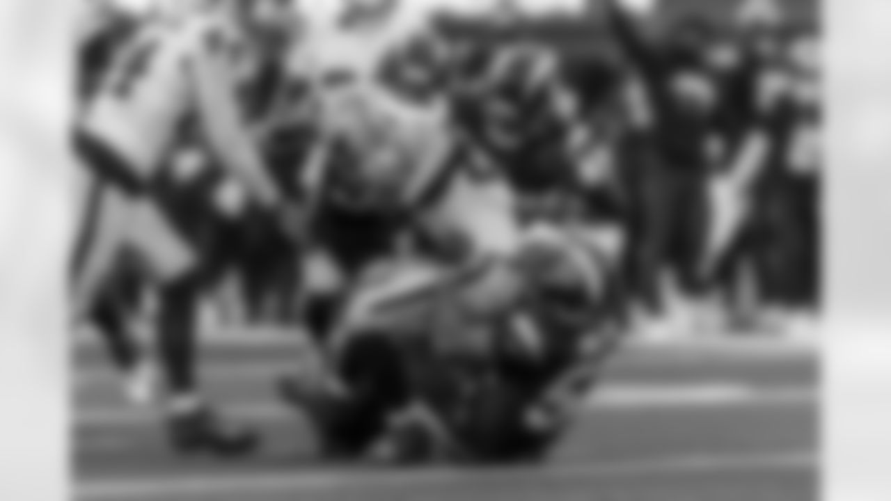 Take a look at the best photos of Chargers 2026 free agent Del'Shawn Phillips