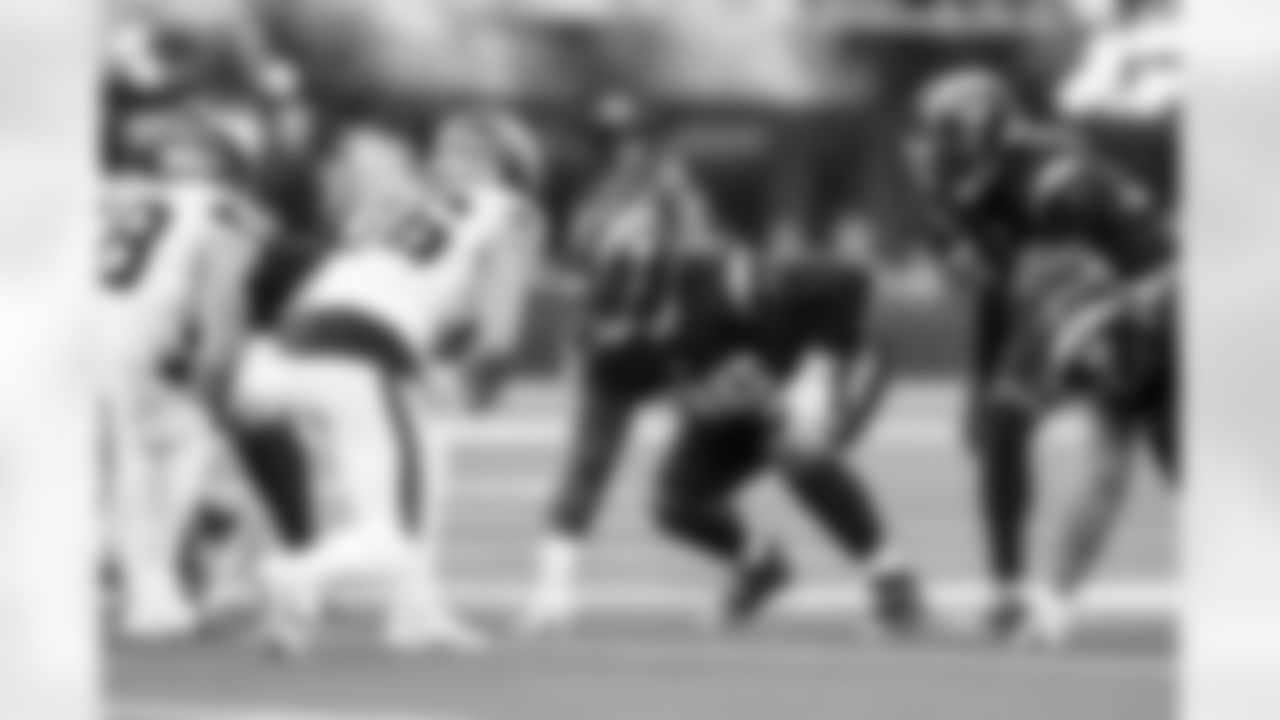 DL Naquan Jones (96)