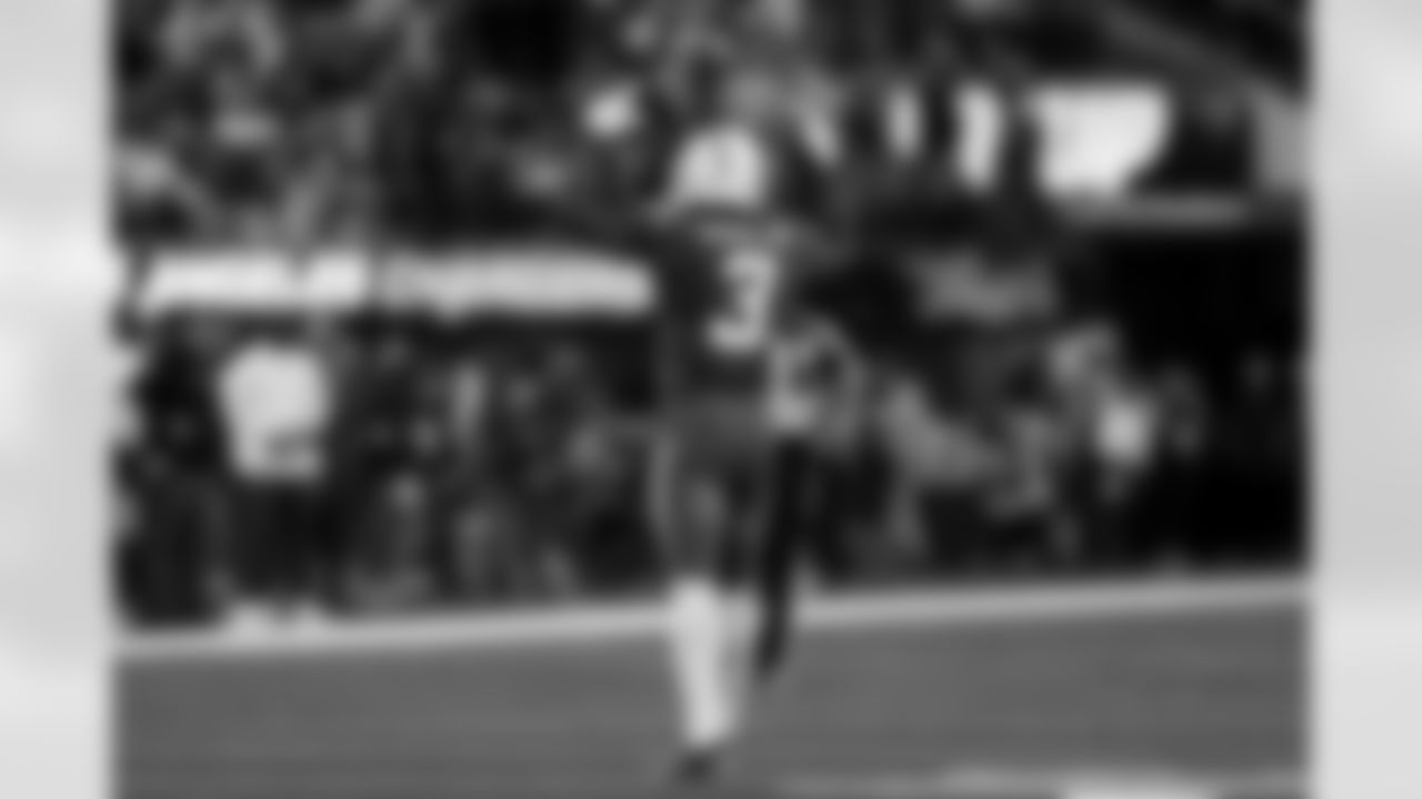 S Derwin James Jr. (3)