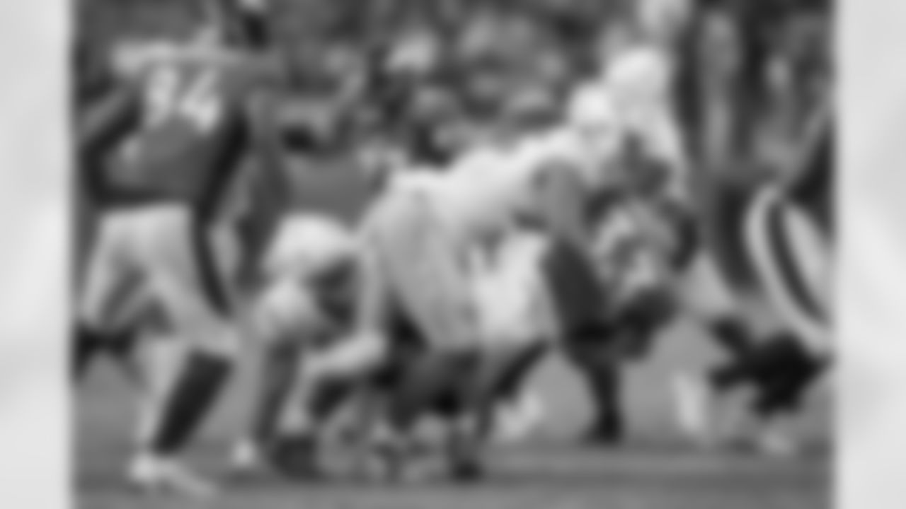 The Los Angeles Chargers play the Denver Broncos on Sunday, December 31, 2023 at Empower Field at Mile High in Denver, CO.
[FINAL SCORE: DEN 16 - LAC 9]