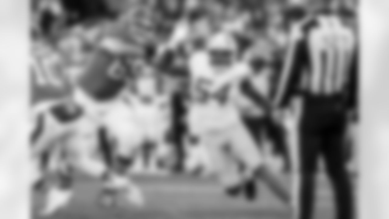 OLB Kyle Kennard (54)