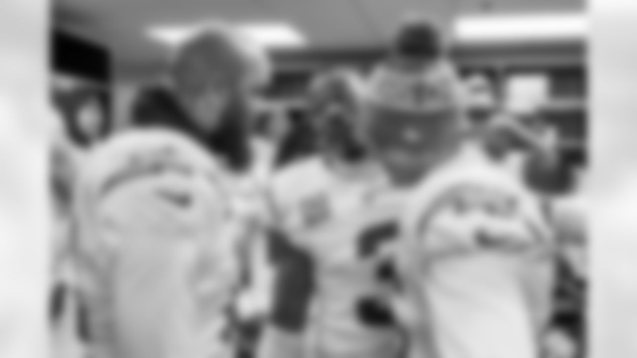 Check out the best shots from the Chargers Week 15 matchup against the Chiefs!