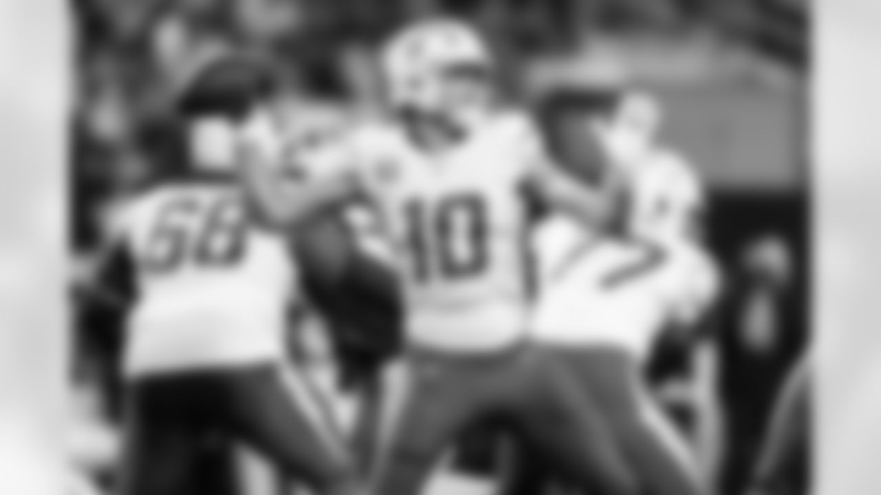 QB Justin Herbert (10)