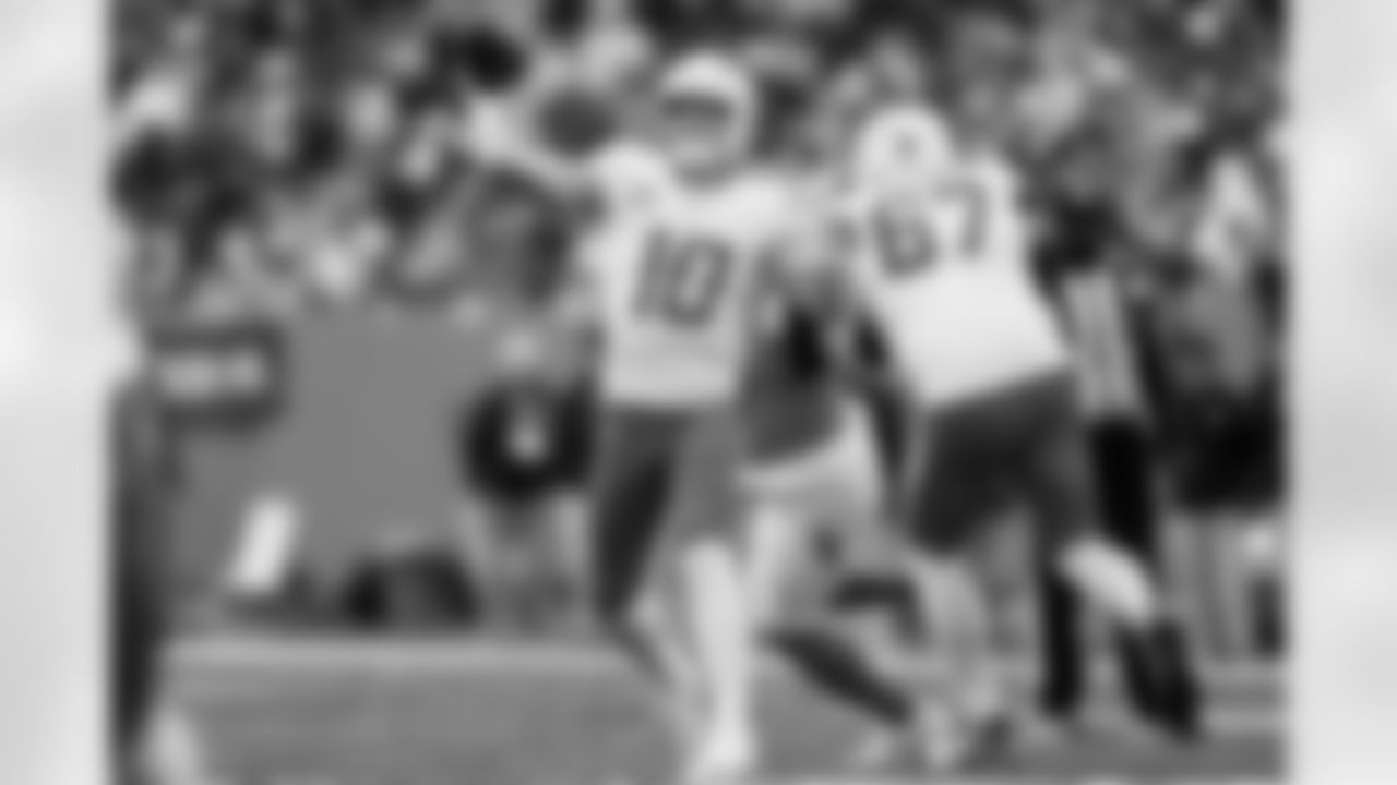 Check out the best shots from the Chargers Week 9 matchup against the Titans!