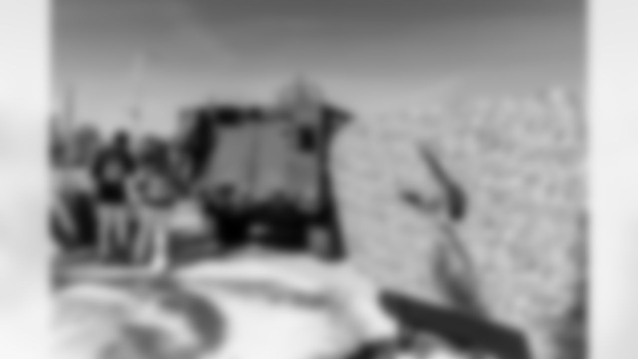 The Los Angeles Chargers play the Tennessee Titans on Sunday, November 10, 2024 at SoFi Stadium in Inglewood, CA.
[FINAL SCORE: LAC 27 - TEN 17]