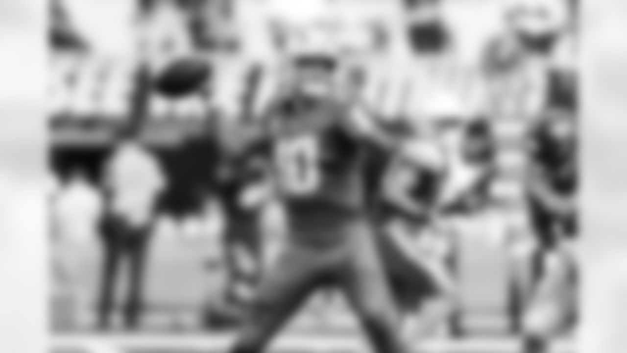 QB Justin Herbert (10)