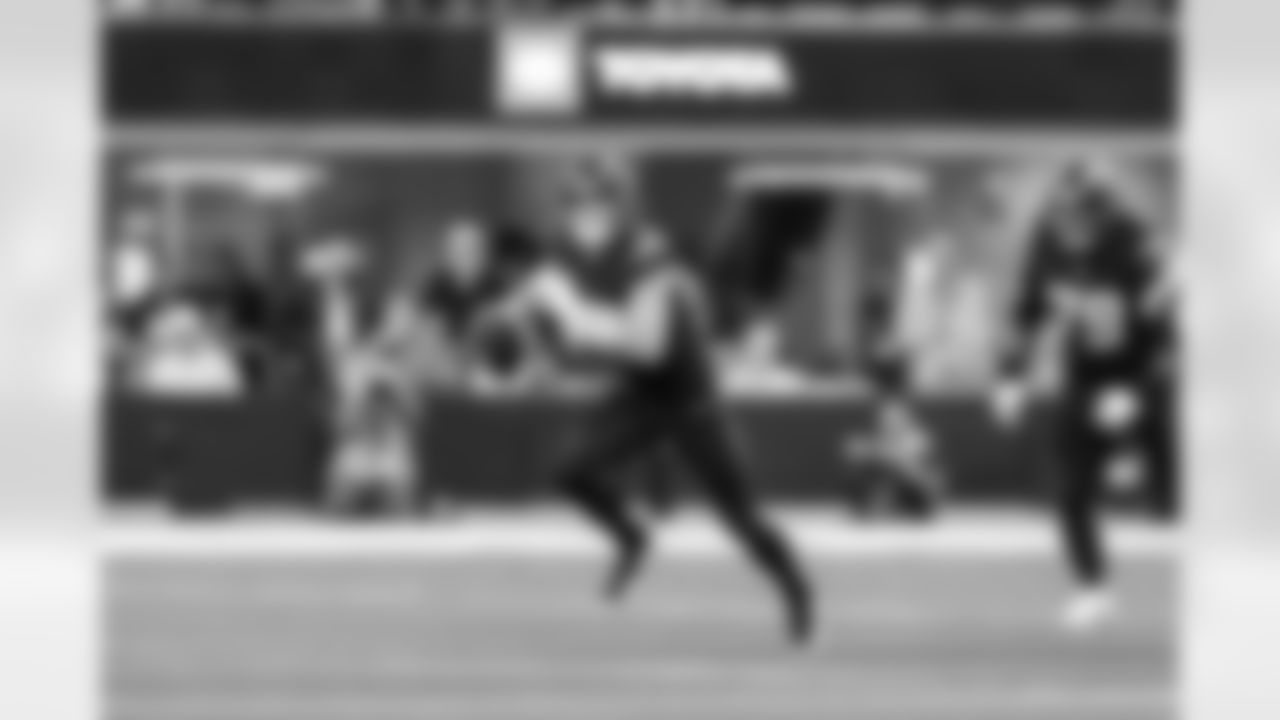 QB Justin Herbert (10)