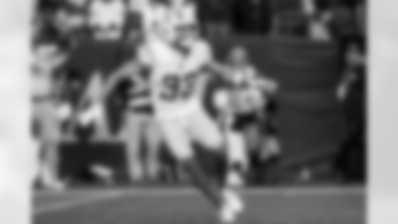 Take a look at the best photos of Chargers 2026 free agent Deane Leonard