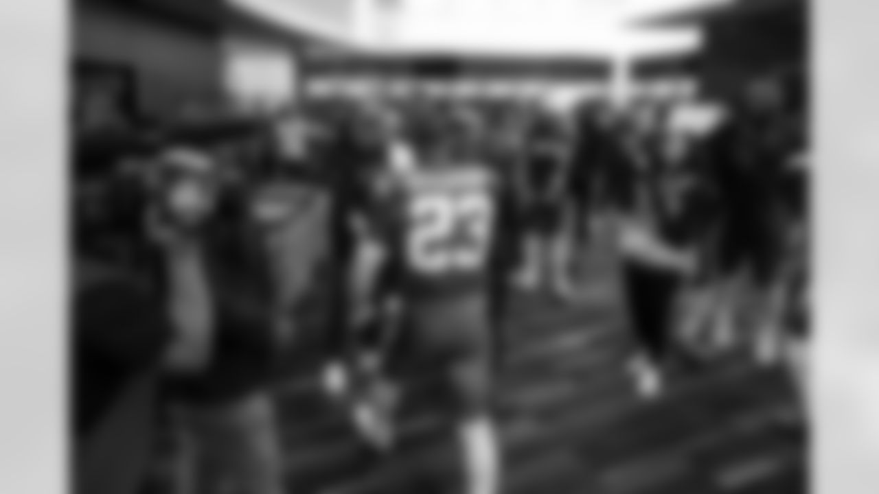 S Tony Jefferson (23) and Defensive Coordinator Jesse Minter