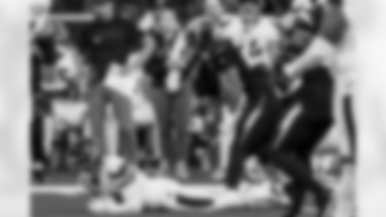 Check out the best shots from the Chargers Week 17 matchup against the Texans!