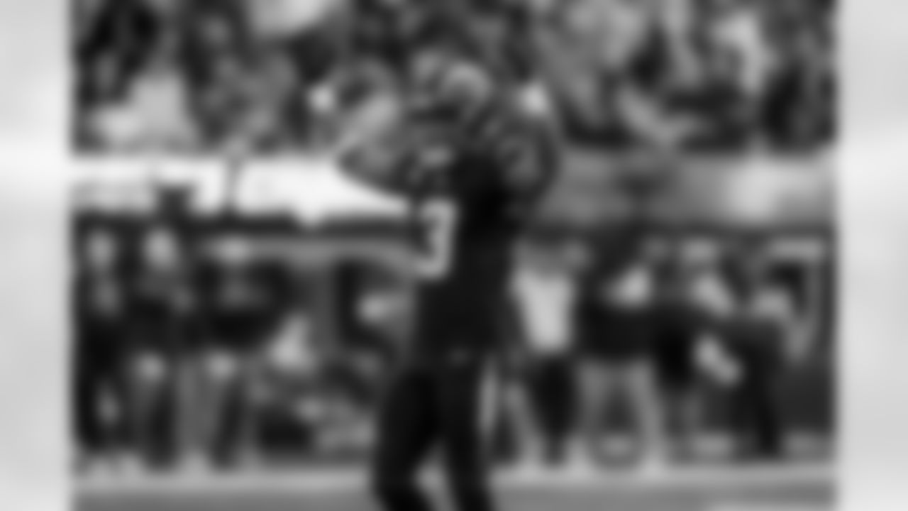 Check out the best shots from the Chargers Week 17 matchup against the Texans!