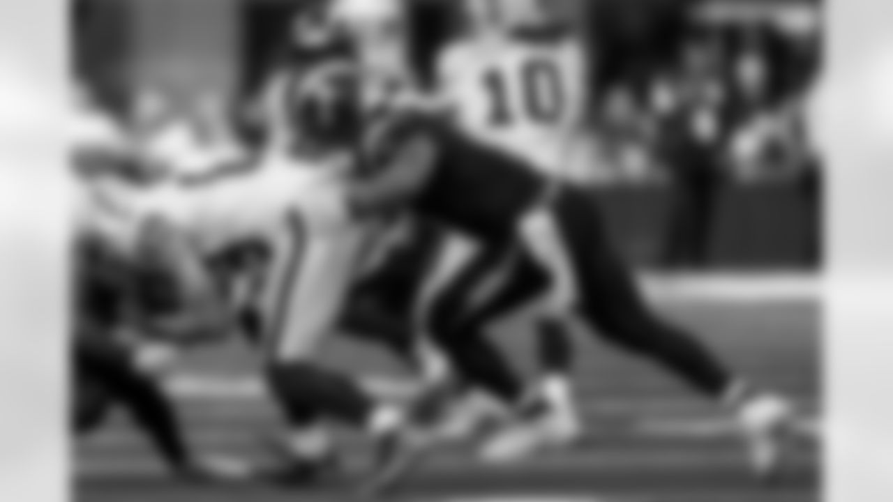 Take a look at the best photos of Chargers 2026 free agent Denzel Perryman