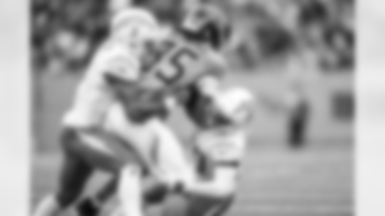 S Derwin James Jr. (3) and CB Cam Hart (20)