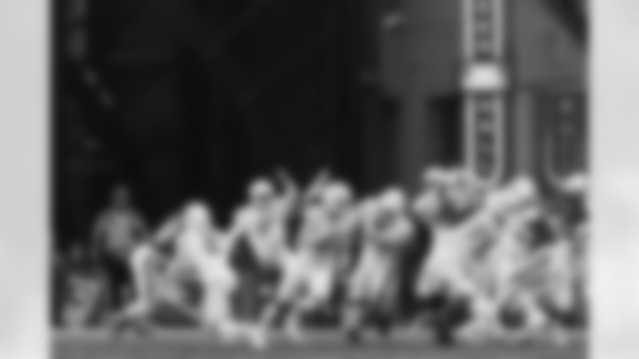 The Los Angeles Chargers play the New England Patriots on Sunday, December 3, 2023 at Gillette Stadium in Foxborough, MA.
[FINAL SCORE: LAC 6 - NE 0]